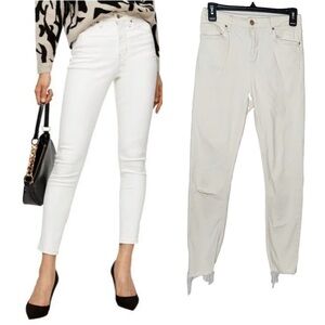 𝅺TOPSHOP Jamie off white jeans pants. Raw hem with slight distress. Size 28